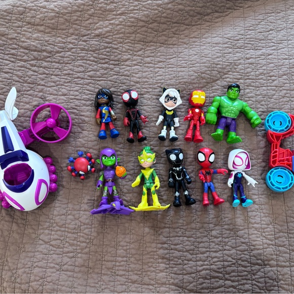 Spiderman and His Amazing Friends Character Toys - Picture 1 of 4